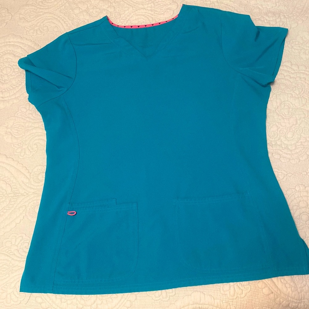 HeartSoul Two-pocket Scrub Top!